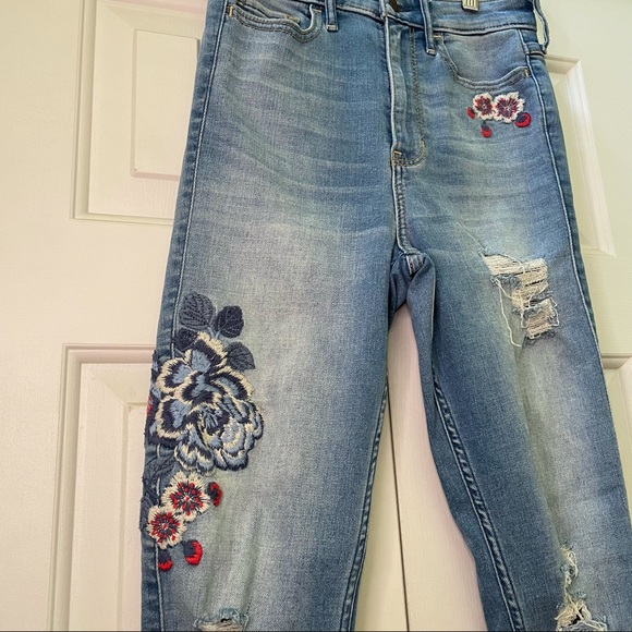 Hollister ultra high rise embroidered skinny jeans - Picture 2 of 7